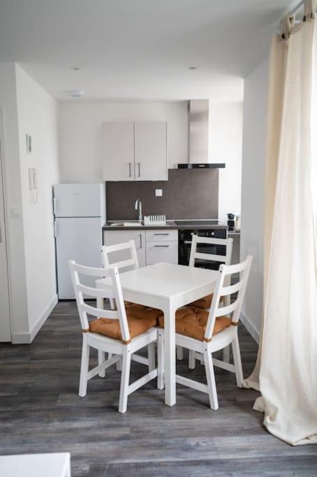 Saint Sauveur Apartment ดีน็อง ภายนอก รูปภาพ